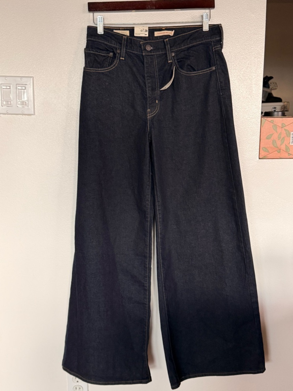 Levi’s Wide Leg / Baggy Jeans – Dark Wash – New with Tags